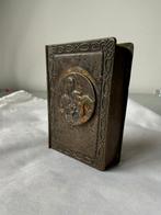 Klein miniatuur doosje in vorm van bijbel, Ophalen of Verzenden