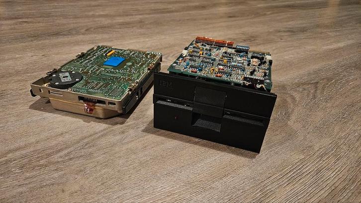 Vintage IBM ST225 HDD & Floppy Drive - Niet Getest, Computers en Software, Harde schijven, Gebruikt, Ophalen of Verzenden