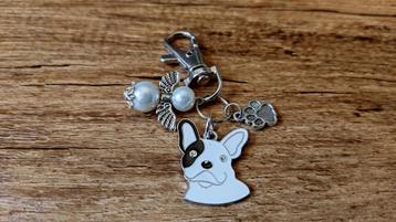 Sleutelhanger Franse bulldog B emaille met guardian angel  beschikbaar voor biedingen