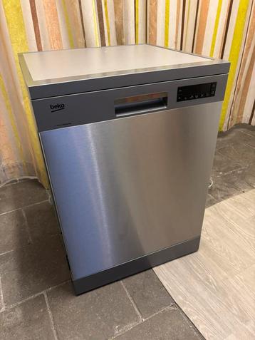 RVS Afwasmachine Beko - Bestekla - Werkt Super - Schoon! beschikbaar voor biedingen