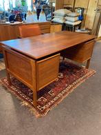 bureau vintage teamhout van G V Gavsig, Ophalen