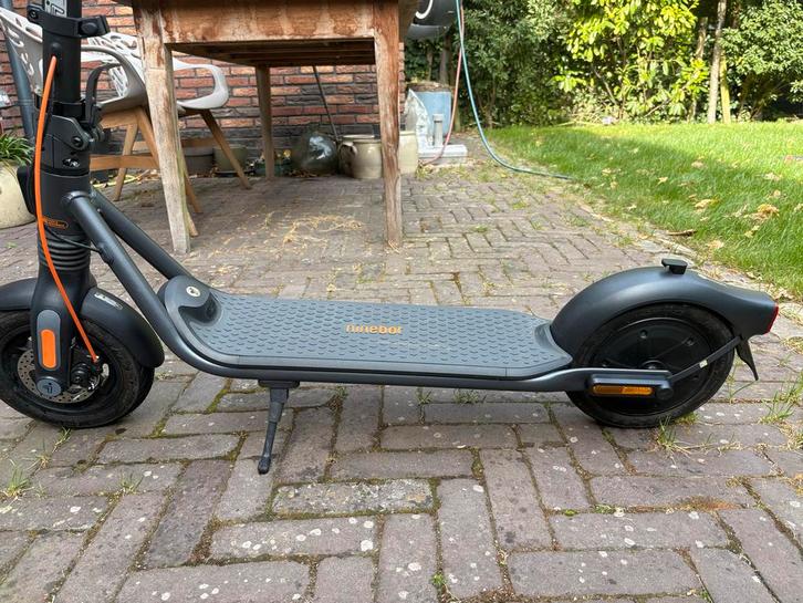 Segway Ninebot F2 Pro E - Zo goed als nieuw, Fietsen en Brommers, Steps, Zo goed als nieuw, Elektrische step (E-scooter), Ophalen of Verzenden