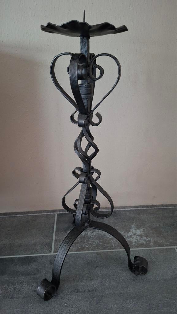 Robuuste smeedijzere kandelaar kaarsenstandaard, Ophalen of Verzenden, Overige materialen