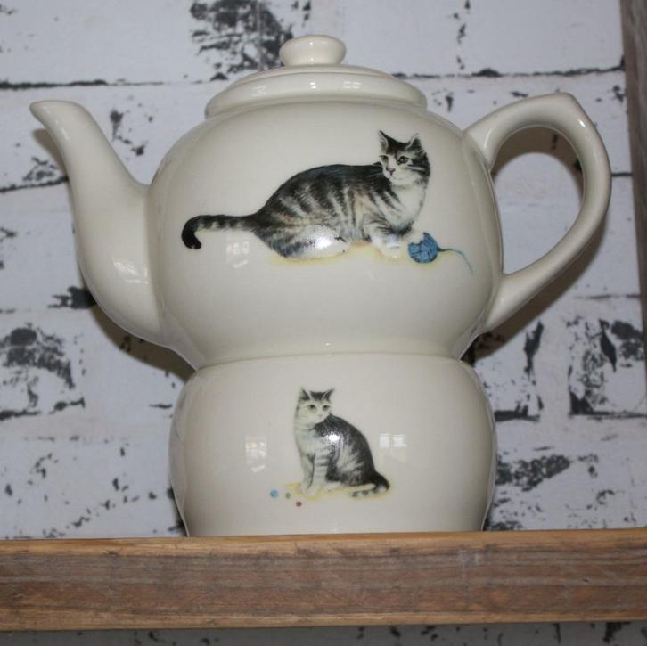 theepotje met warmhouder/rechaud katten kat poezen poes, Dieren en Toebehoren, Overige Dieren, Oktober