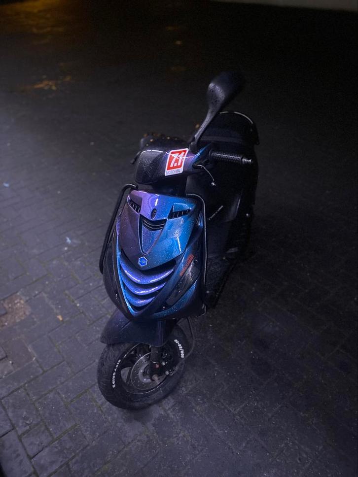 Piaggio zip 80cc, Fietsen en Brommers, Scooters | Piaggio, Zo goed als nieuw, Zip, Maximaal 45 km/u, Benzine, Ophalen