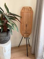 Vloerlamp met riet en zwarte poten, Ophalen, Zo goed als nieuw, 150 tot 200 cm