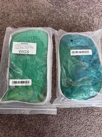 2x Groene pruik lang haar NIEUW beschikbaar voor biedingen