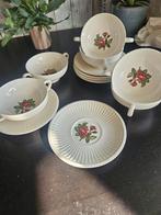 Wedgwood Barlaston: 6x Moss Rose Soepkommen met schotel, Ophalen of Verzenden, Zo goed als nieuw, Porselein, Kop en/of schotel