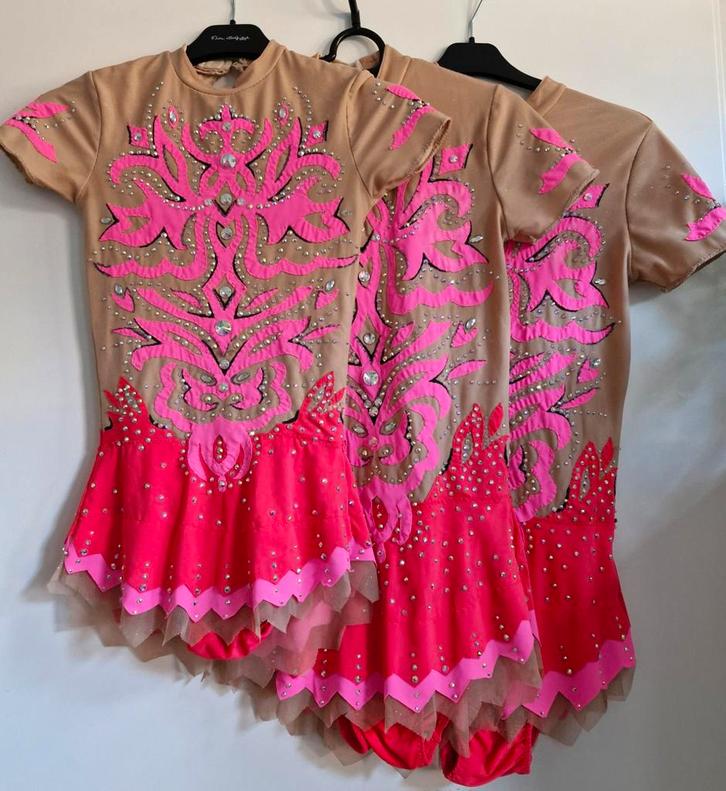Acropakjes trio, Sport en Fitness, Turnen, Zo goed als nieuw, Turnpak(je), Kindermaat 146 t/m 176, Roze, Ophalen of Verzenden