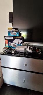 Nintendo Classic Mini, 30 games en 2 originele controllers, Ophalen of Verzenden, Zo goed als nieuw, Met 2 controllers