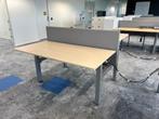 Kinnarps Zit-sta Duo bureau met scheidingswand en kabelgoot, Huis en Inrichting, Bureaus, Verzenden, Elektrisch, Gebruikt, Stabureau