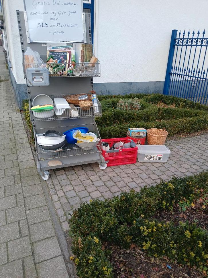 Rommelmarkt spullen, gratis afhalen, Diversen, Rommelmarktspullen, Gebruikt, Ophalen