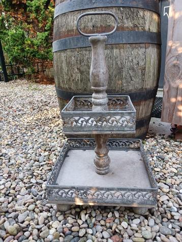decoratieve etagère beschikbaar voor biedingen