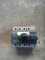 Merlin gerin hoofdschakelaar 63A 4 polig 2 stuks, Hobby en Vrije tijd, Elektronica-componenten, Ophalen, Zo goed als nieuw