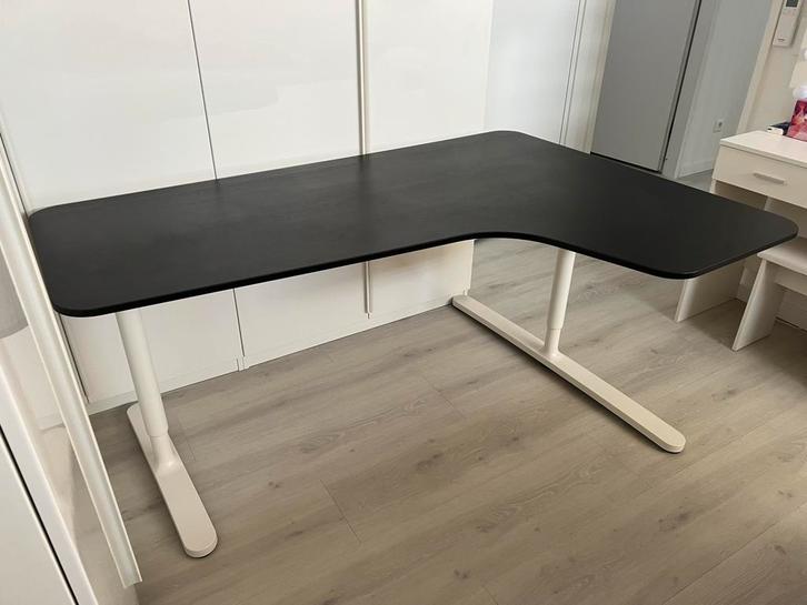 Ikea BEKANT hoekbureau rechts zwart gebeitst essenfineer/wit, Huis en Inrichting, Bureaus, Zo goed als nieuw, Ophalen of Verzenden