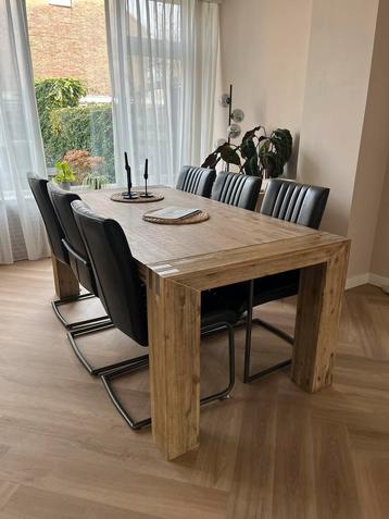 Pronto Wonen eettafel beschikbaar voor biedingen