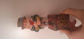 Laaf letter R beschikbaar voor biedingen