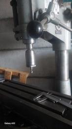 Freesmachines met kruistafels en onderkast, Ophalen