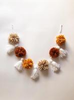 POM POM SLINGER MET TASSELS | 110 CM (NIEUW), -, -, Nieuw, Ophalen of Verzenden