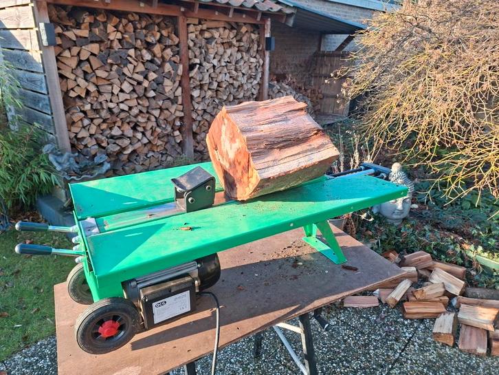 Te huur! kloofmachine 7 ton, Tuin en Terras, Kloofmachines, Zo goed als nieuw, Ophalen