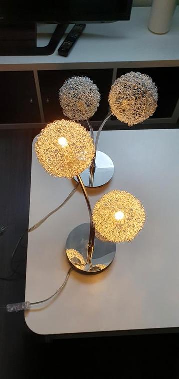 Designlampen van draadstaal met metaalgaas” kappen. 2x beschikbaar voor biedingen