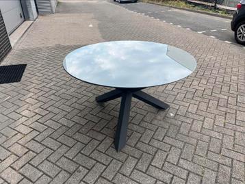 Bellagio Kees Smit tuintafel 130 cm rond 74 cm hoog alu/glas beschikbaar voor biedingen