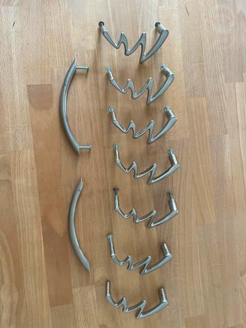 Handgrepen keuken kastjes beschikbaar voor biedingen
