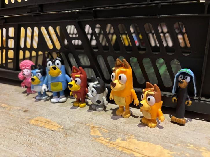 Familie Bluey speelfiguurtjes (acht stuks), Verzamelen, Poppetjes en Figuurtjes, Zo goed als nieuw, Ophalen of Verzenden