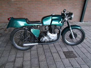 Onderdelen Panther en Honda CB 900 motor beschikbaar voor biedingen
