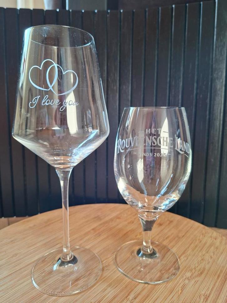 Glas geetst met eigen tekst - Persoonlijk cadeau!, Huis en Inrichting, Keuken | Servies, Nieuw, Glas of Glazen, Effen, Glas, Ophalen