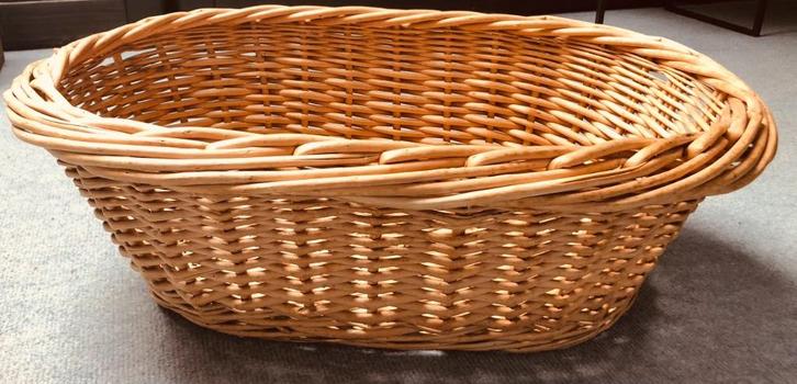 Grote beige mand, Huis en Inrichting, Woonaccessoires | Schalen en Manden, Gebruikt, Mand, Ovaal, Riet, Ophalen of Verzenden