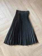 Zwarte plissé rok maat m nieuw, Kleding | Dames, Rokken, Maat 38/40 (M), Zwart, Nieuw, Ophalen of Verzenden