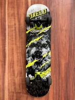 Skateboard Oxelo glow in the dark wolf graphics, Sport en Fitness, Skateboarden, Ophalen of Verzenden, Zo goed als nieuw