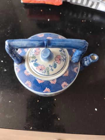 Te koop vintage Chinees porseleinen theepot beschikbaar voor biedingen