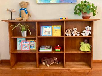 Retro kinder-kamer-kast beschikbaar voor biedingen