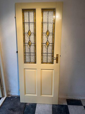 Glas in lood deur beschikbaar voor biedingen