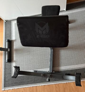 Biceps curlbank beschikbaar voor biedingen