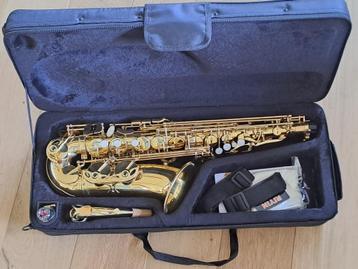 Nieuwe altsaxofoons, kompleet en speelklaar. beschikbaar voor biedingen