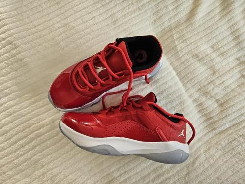 Nooit gedragen leren schoenen Nike Air Jordan 11 CMFT Low ma, Kleding | Dames, Schoenen, Nieuw, Sneakers of Gympen, Rood, Ophalen of Verzenden