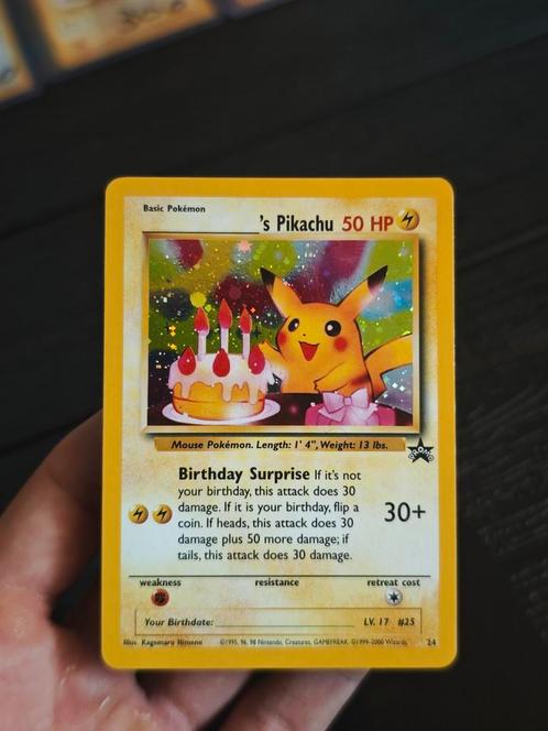🎂 Birthday Pikachu 24 Promo, Hobby en Vrije tijd, Verzamelkaartspellen | Pokémon, Zo goed als nieuw, Ophalen of Verzenden