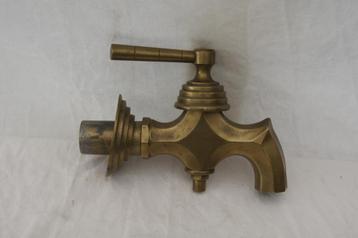 Buiten kranen ( Brons beschikbaar voor biedingen