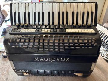 Accordeon beschikbaar voor biedingen