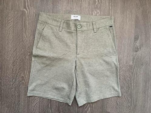 Heren korte broek / nette korte short van Only & Sons mt 30, Kleding | Heren, Broeken en Pantalons, Zo goed als nieuw, Overige maten