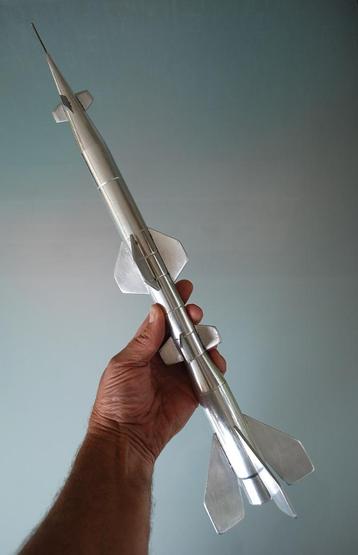 Raket SA-75 Dvina  Zeer Groot 56 cm Stand-alone Raket Beeld beschikbaar voor biedingen