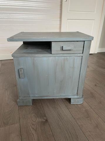 Vintage Nachtkastje/Bijzettafel beschikbaar voor biedingen