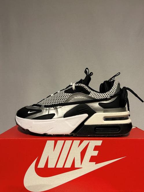 ALS NIEUW! Maat 41 - Nike Air Max Furyosa Silver Black, Kleding | Dames, Schoenen, Zo goed als nieuw, Sneakers of Gympen, Wit