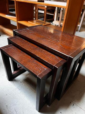 37) Vintage wengé bijzettafels, nest tafels  beschikbaar voor biedingen