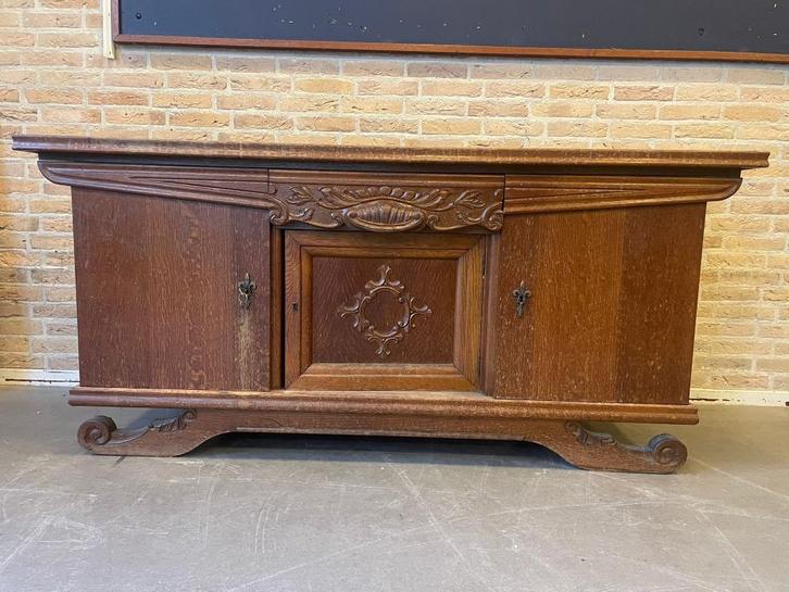 Houten dressoir incl sleutels, Huis en Inrichting, Kasten | Dressoirs, Gebruikt, 150 tot 200 cm, 25 tot 50 cm, Met lade(s), Met deur(en)