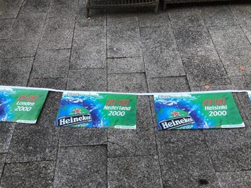 Zeer zeldzame internationale Heineken wimpels millennium. beschikbaar voor biedingen