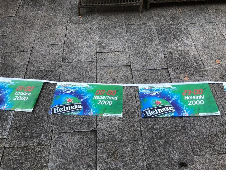 Zeer zeldzame internationale Heineken wimpels millennium., Verzamelen, Biermerken, Nieuw, Reclamebord, Plaat of Schild, Heineken